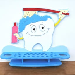 Anaokulu İçin Diş Fırçalığı Dolabı